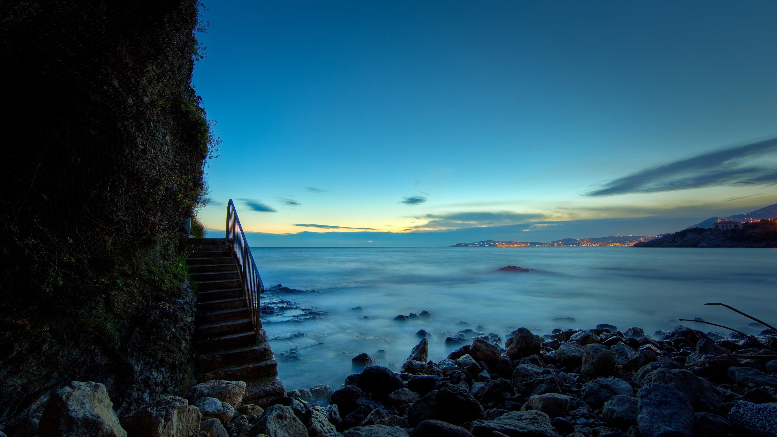 开云体育安全平台-英超比赛中压迫防守对对手传球线路限制效果分析，英超攻防转换