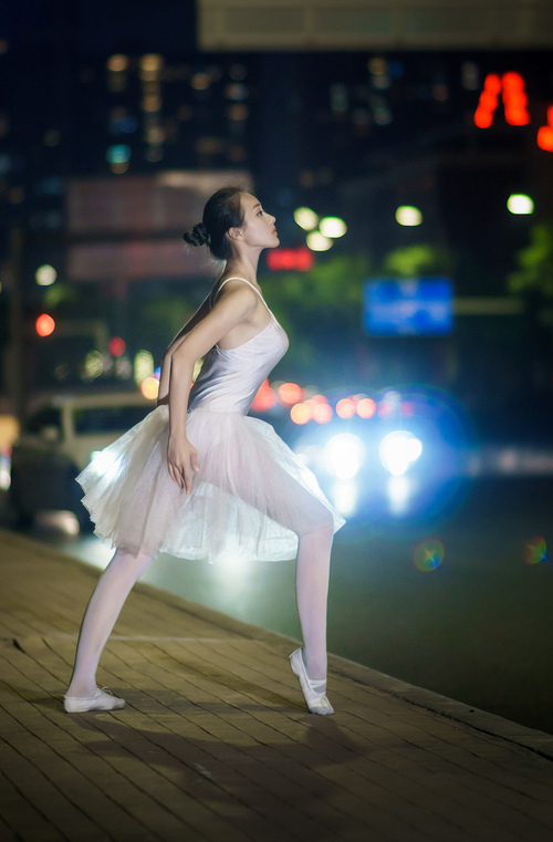 开云体育APP下载-西甲裁判无人机视角辅助执法系统实验成效，无人机裁判员证