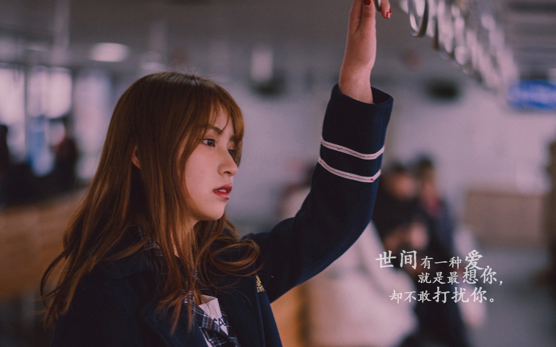 “游泳赛场：2025世界游泳锦标赛新星冲击金牌”